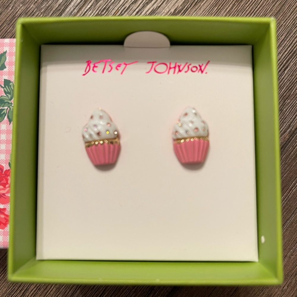 NWT Betsy Johnson Cupcake Earrings
